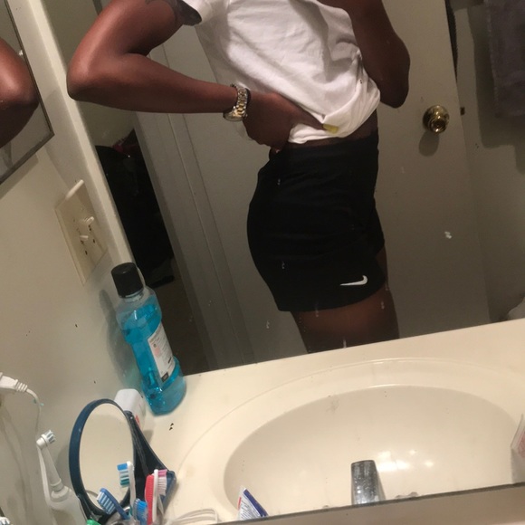 Nike shorts - Picture 2 of 3